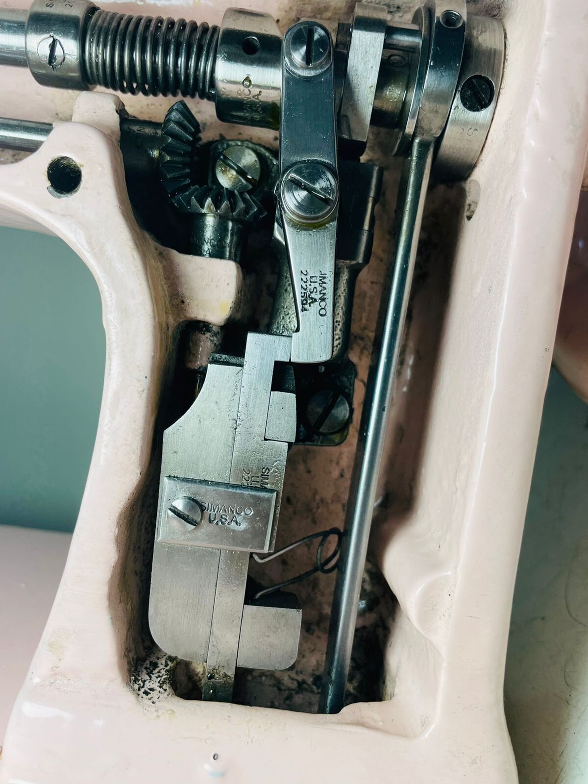 Singer 114w103 Chain stitch & Moss Stitch Embroidery Machine head only