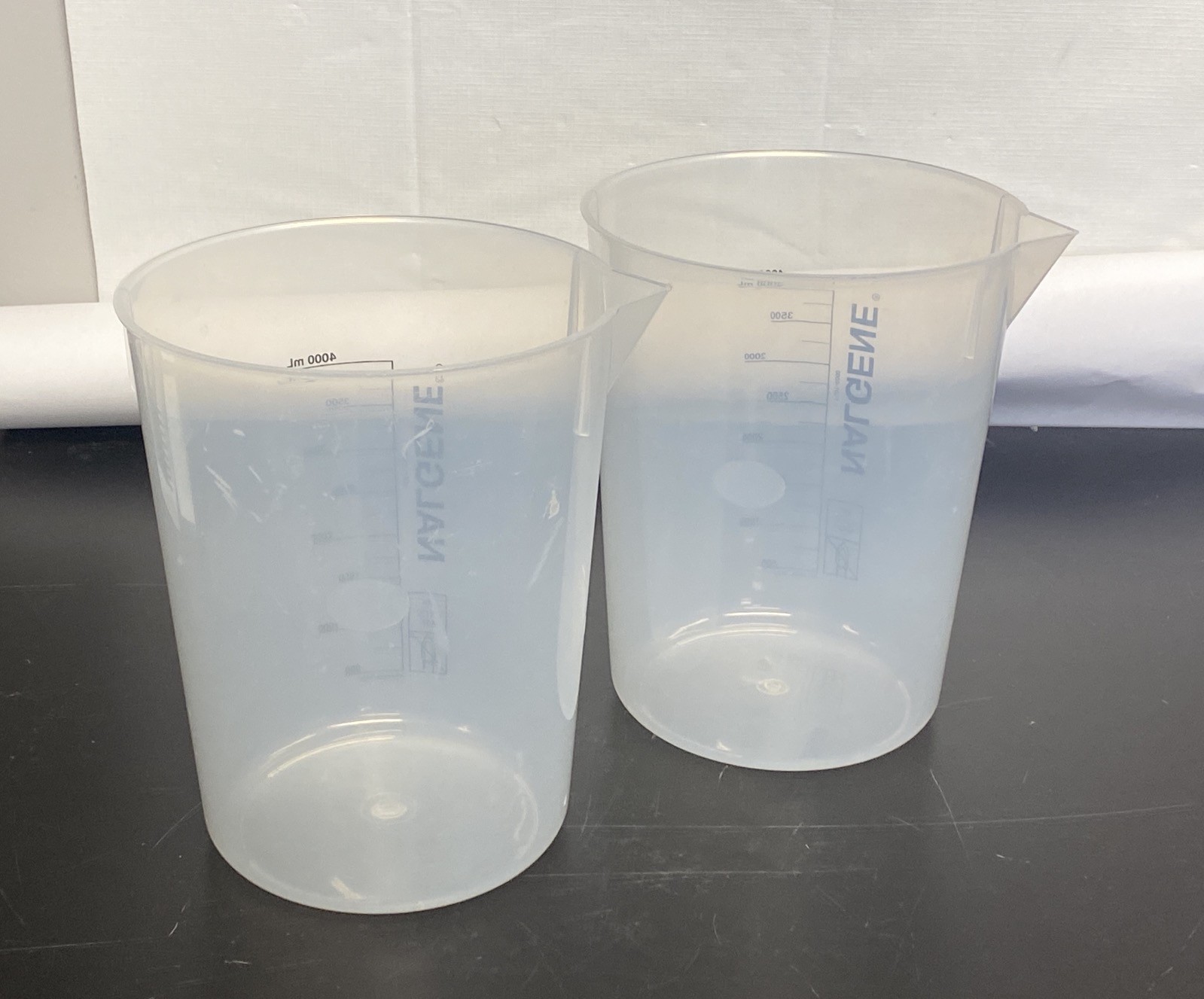 Used(2) THERMO NALGENE 4000mL 4L PP Graduated Low-Form Griffin Beakers 1201-4000