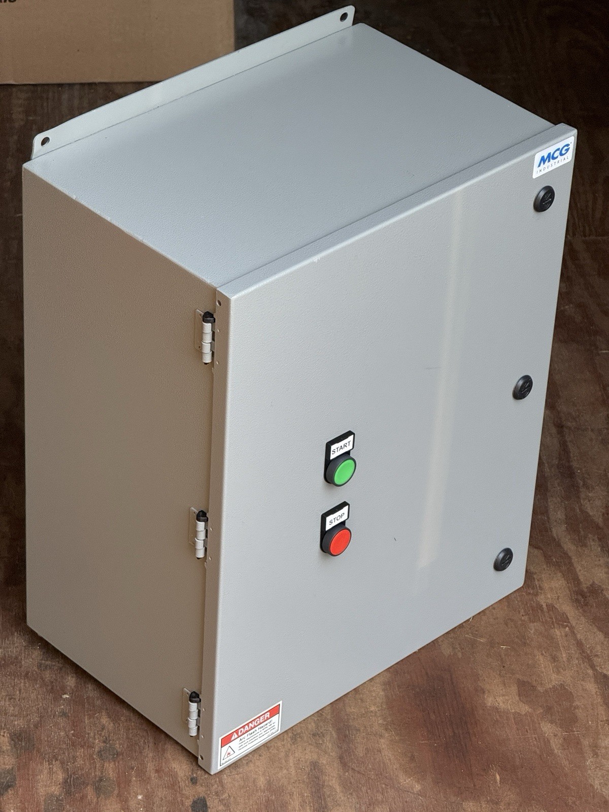 MCG Industrial NEMA 4 Enclosed Motor Starter Start/Stop 50A 10HP 600V New