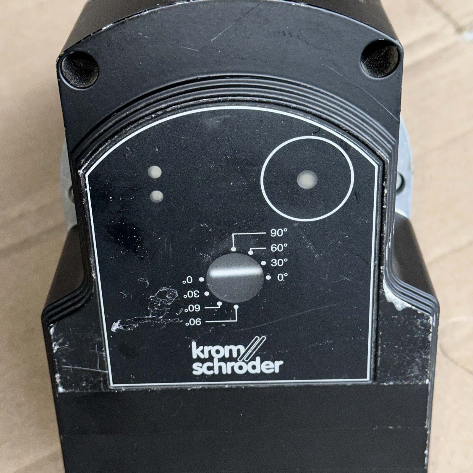 KROM SCHRODER IC 40 TA2R10 120vac 15VA #74105762 & BVA 65/40Z05 Actuator