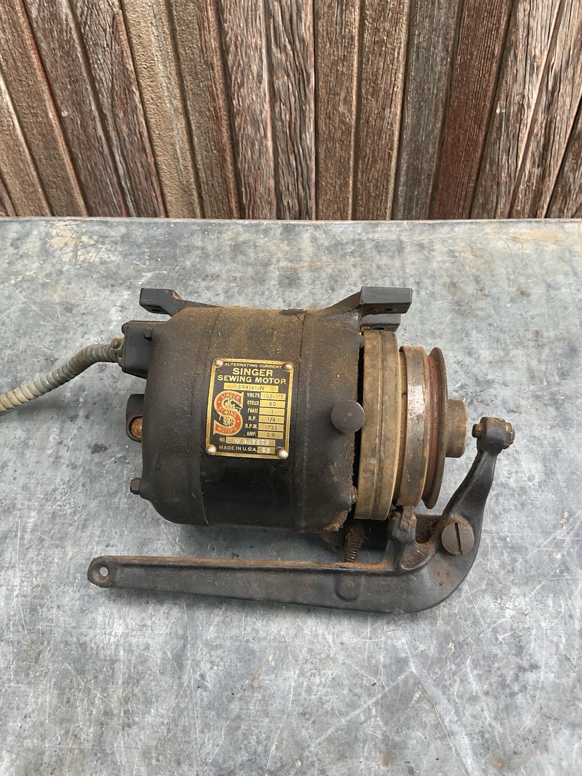 SINGER INDUSTRIAL SEWING MOTOR S94161-N VINTAGE WORKS 115V