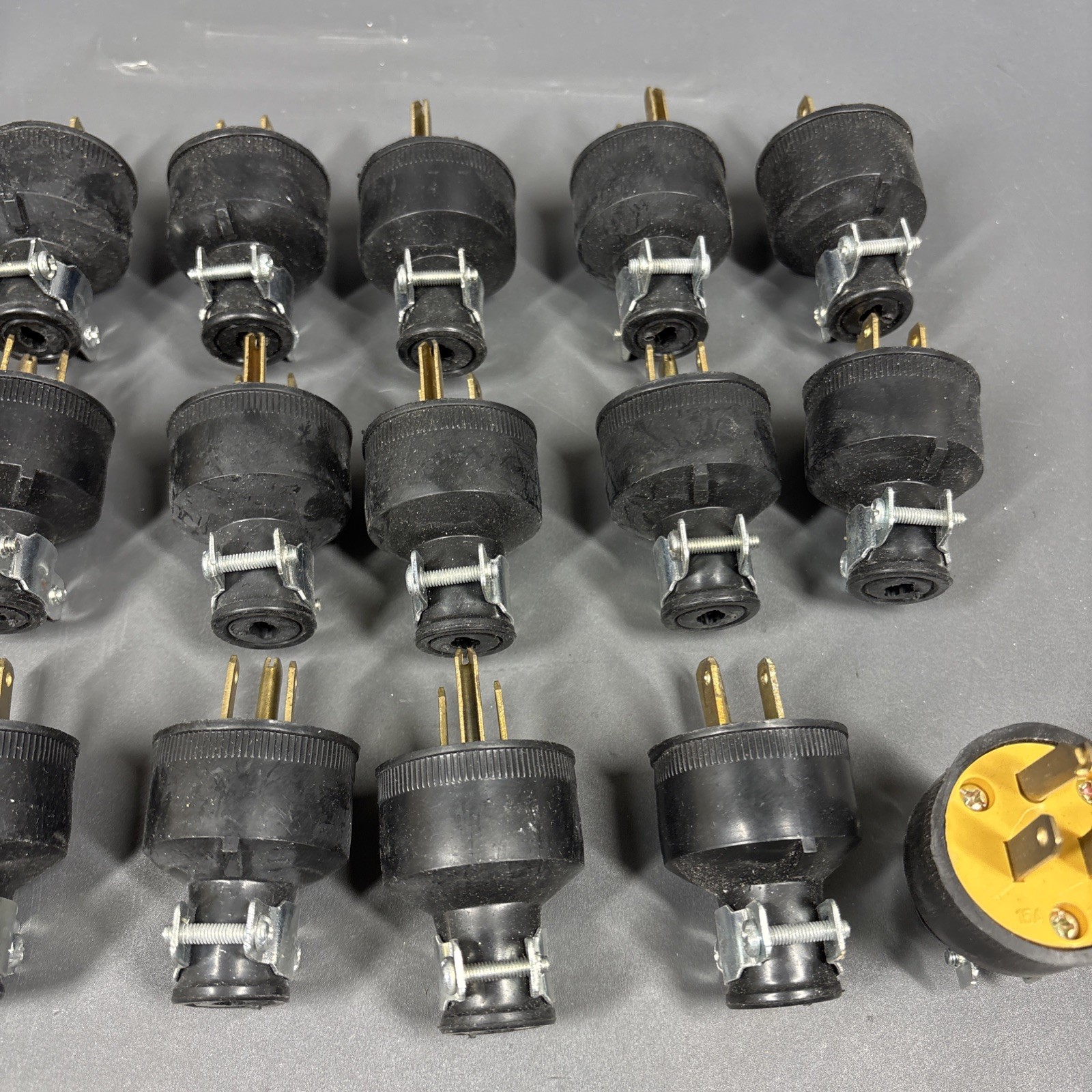 18x Eagle Electric 15A-250V, Black, Heavy Duty Rubber Construction Plugs