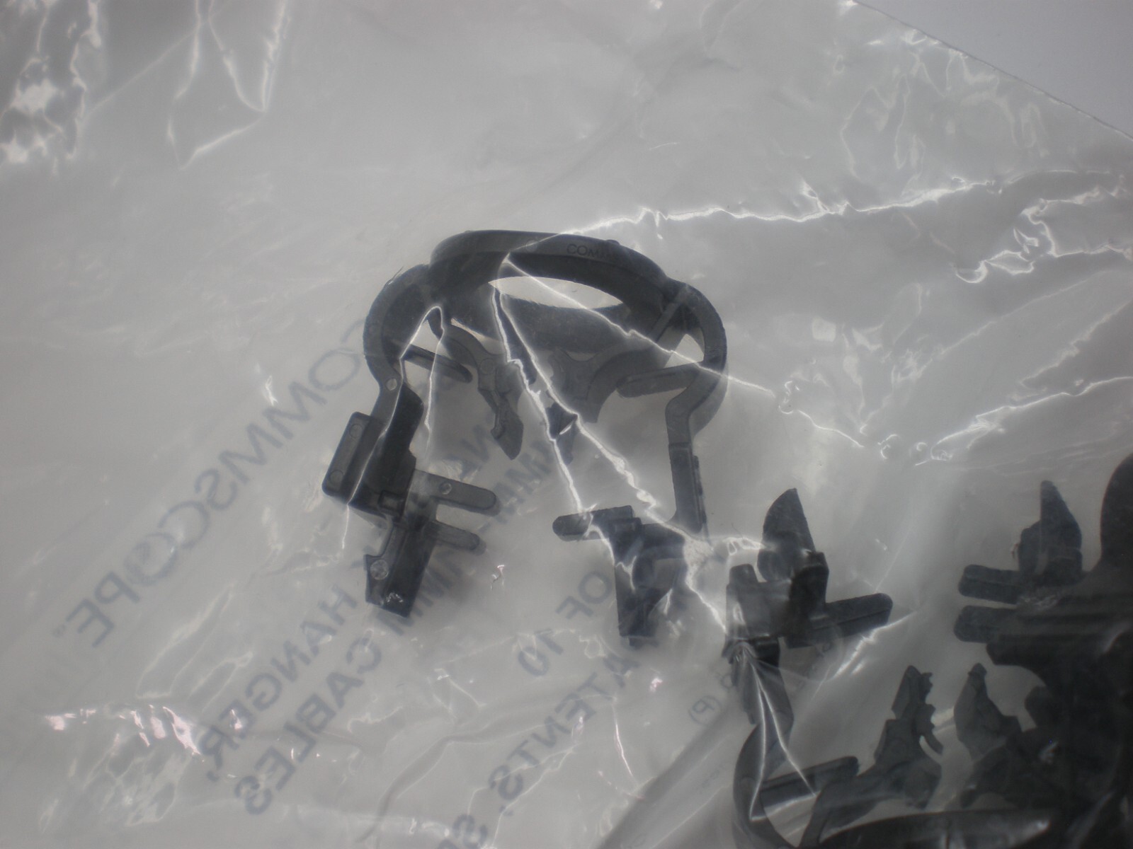Commscope SSH-411 SnapStak Hanger for 4mm – 11mm Cables, Bag of 10