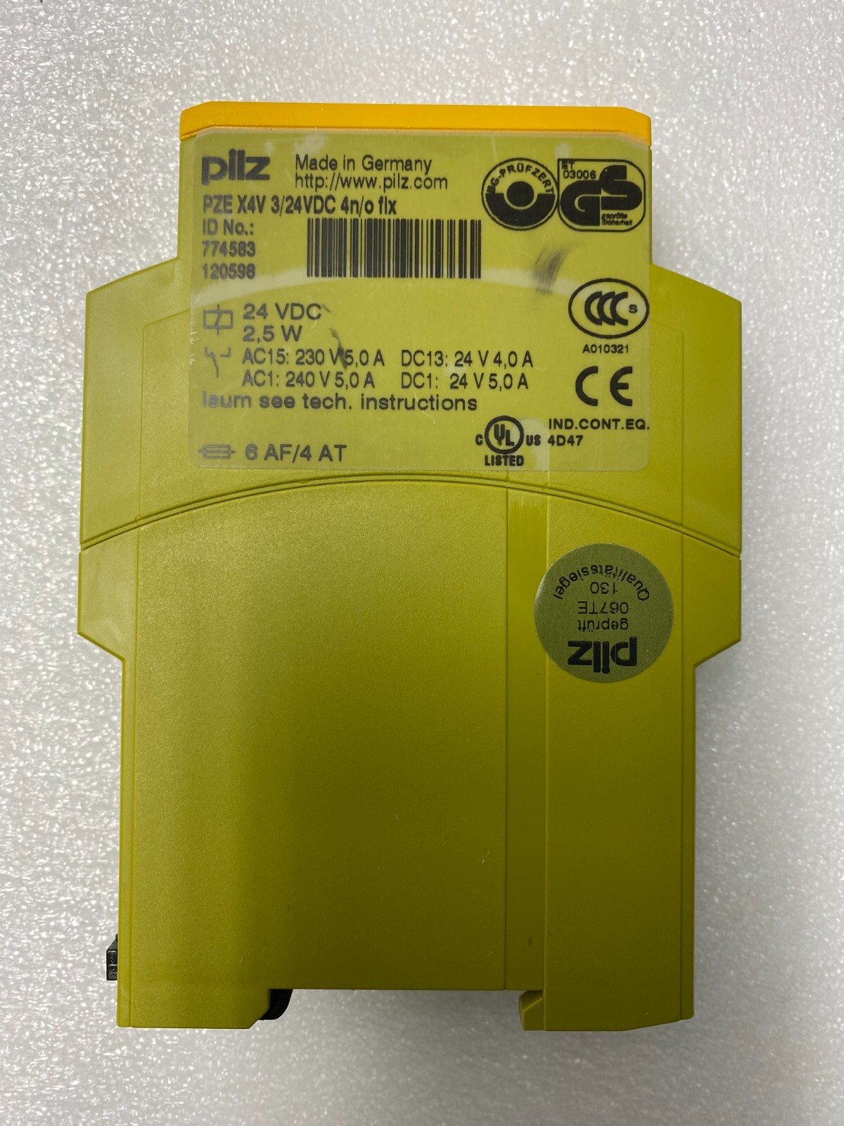 New Pilz PZE X4V 0.5/24VDC 4n/o fix, 774580, 775813, Safety Relay NIB