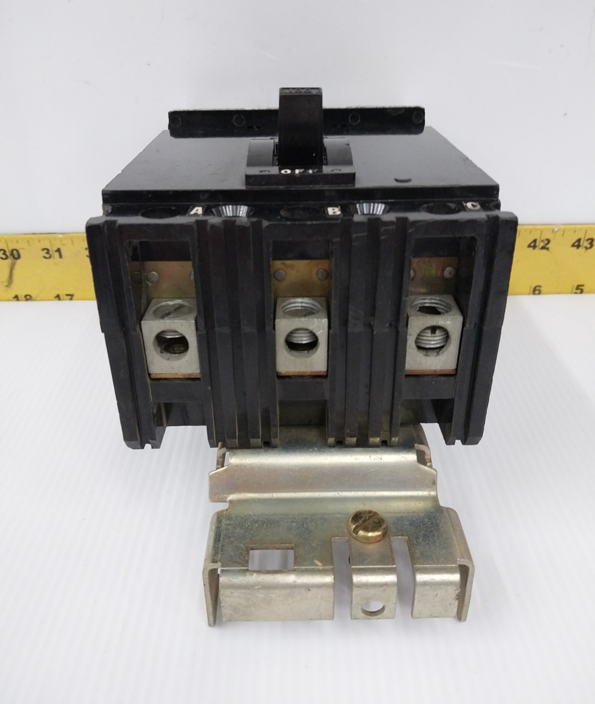 Square D 100 Amp I-Line Circuit Breaker 240/480 VAC 3 Pole FA34100
