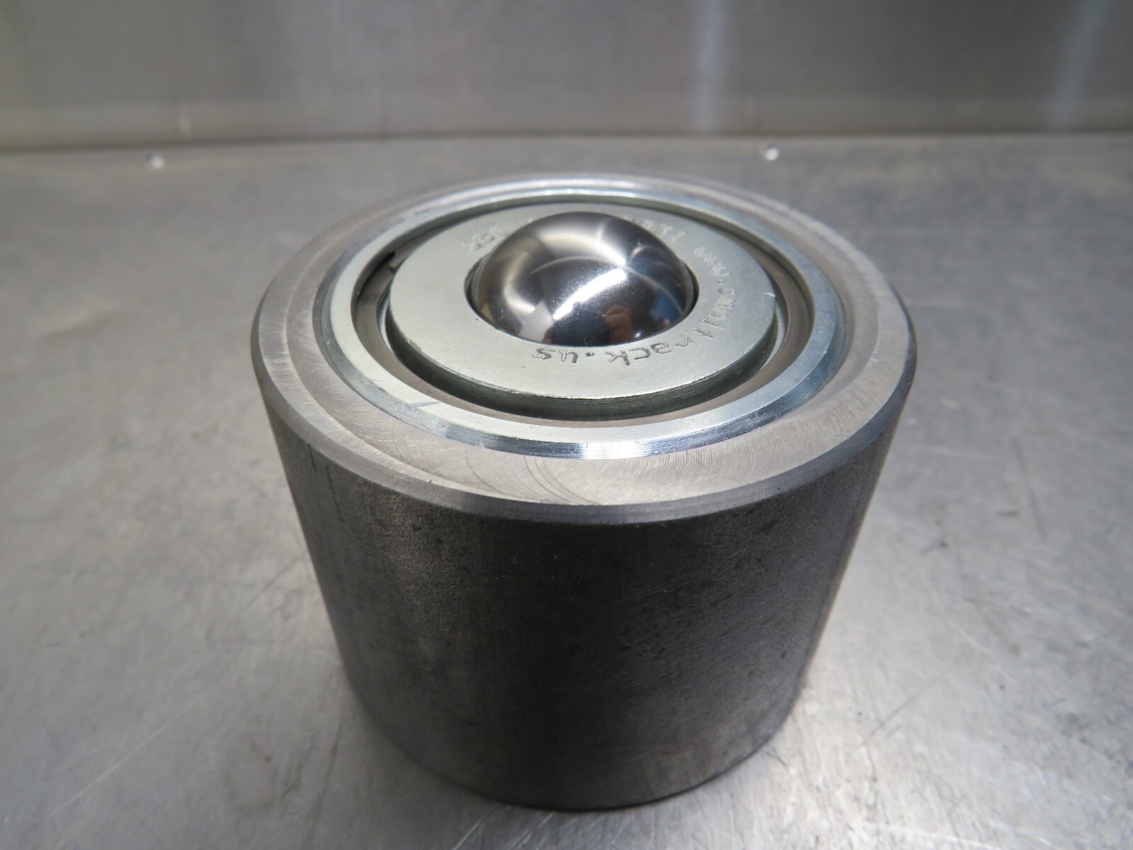 Omnitrack 9031 Push Fit Ball Transfer Unit 850lb Load 1″ Ball 2.5″OD 1.75″ Tall