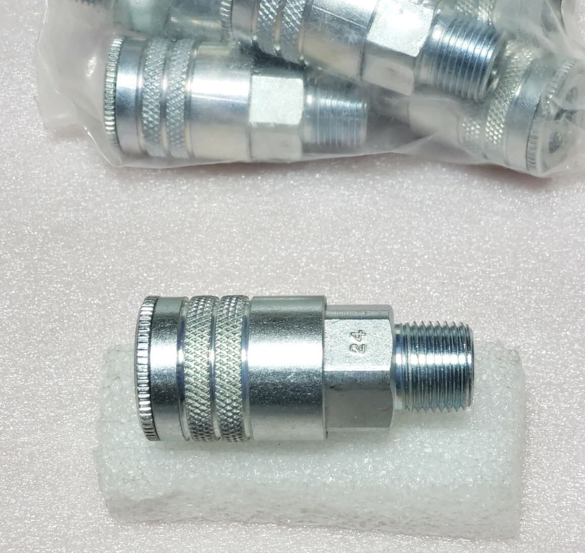 Lot of 3 – Parker 24 Coupler Body,Steel,Mnpt,3/8 In. Pipe