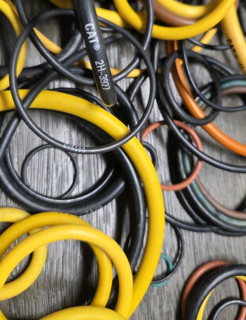HUGE LOT OF 50+ Variety CATERPILLAR O RINGS