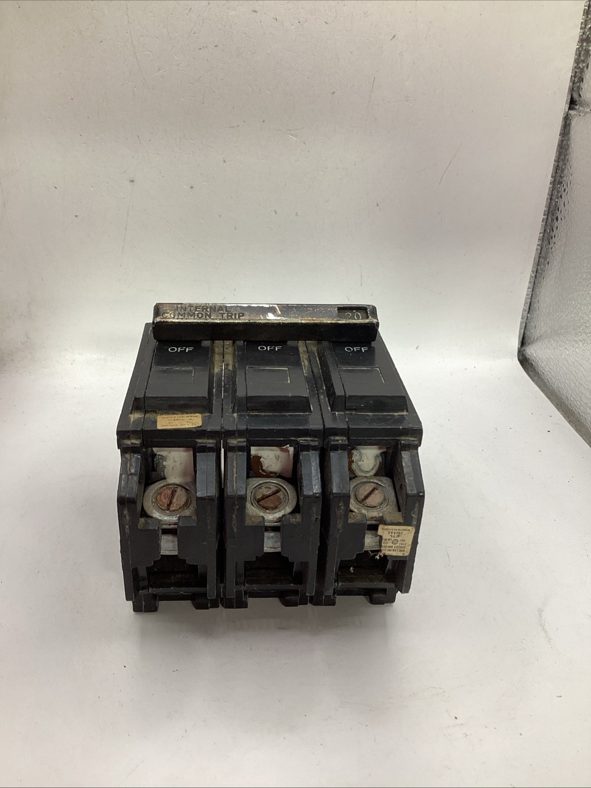Used GE THQL32020 3 Pole 20 Amp 240VAC⚪️