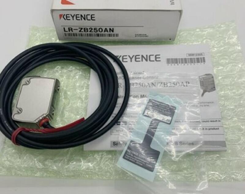 KEYENCE LR-ZB250AN Laser Sensor New