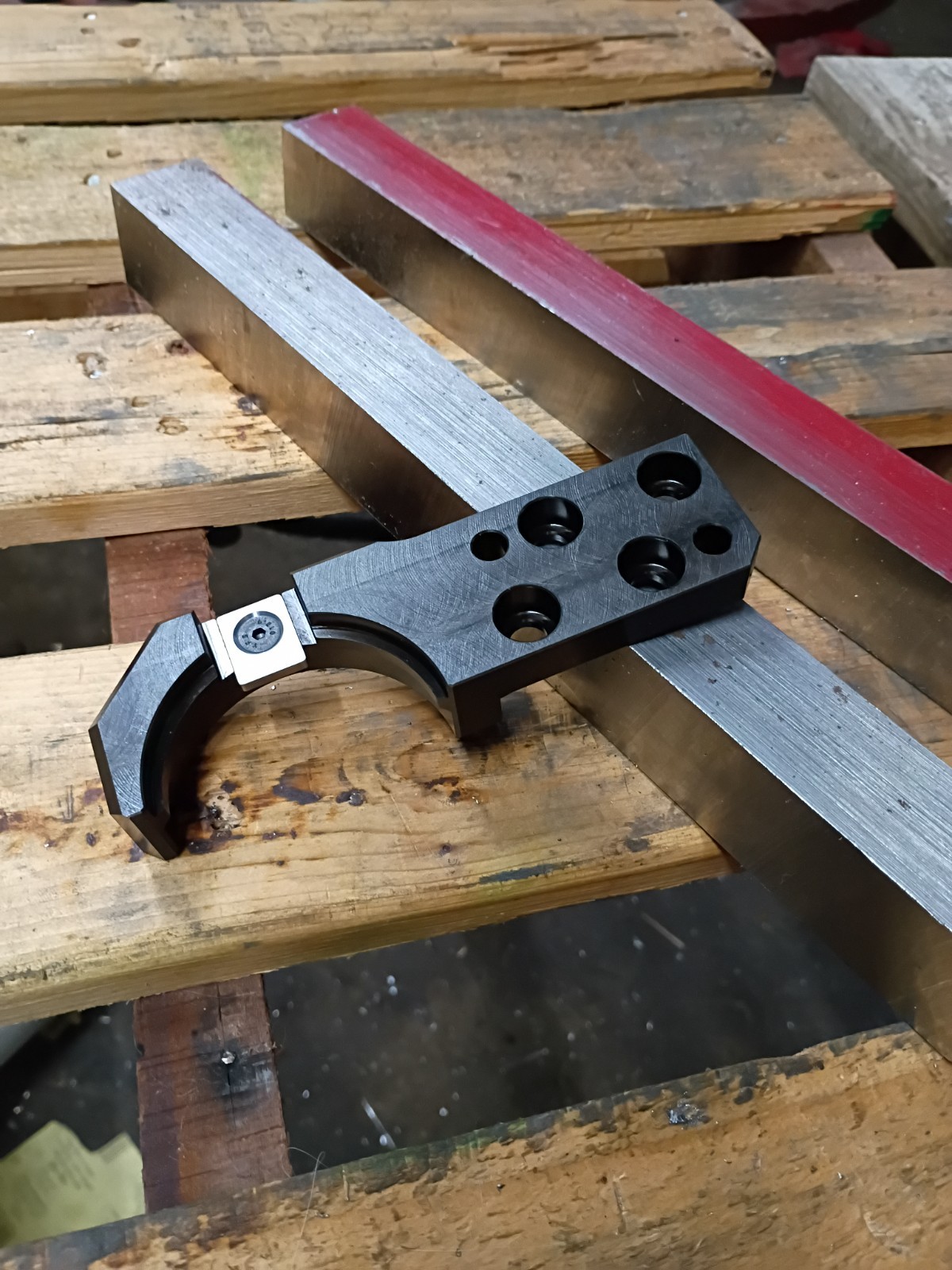 VMC HMC CAT 40 ARM TOOL GRIPPER, GRAB CLAW, BT 40_Custom to your Requirements