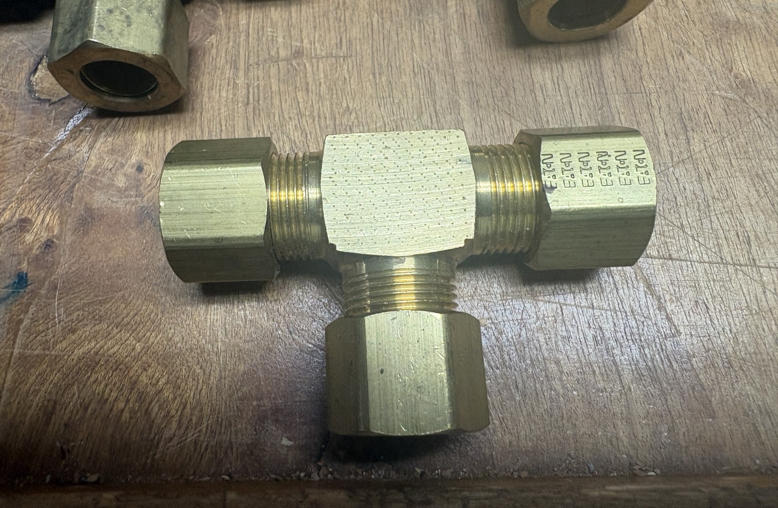 5 New EATON FITTING FEMALE T-SHAPE 1/2”x1/2”x1/2” NPT 64×8 Brass Tee (BF2)