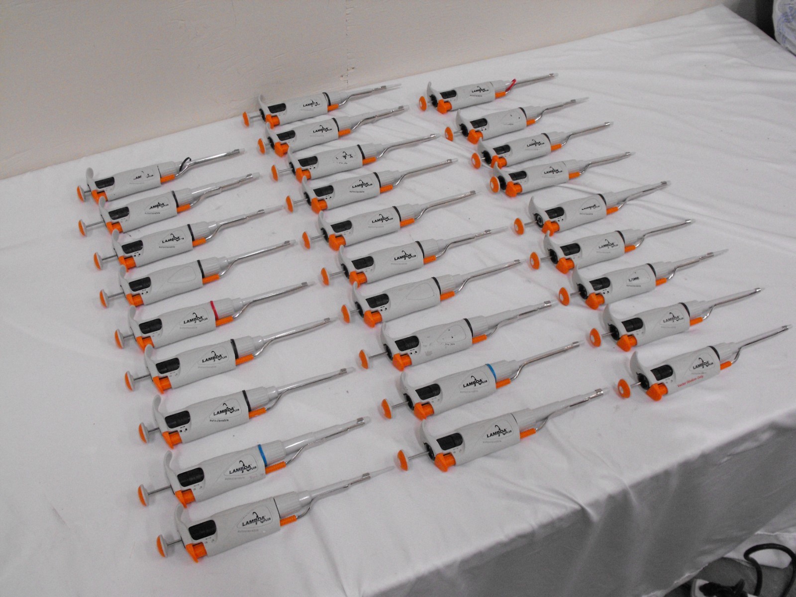 Corning Lambda Adjustable Micropipettes, 20-200 microliter range, great value!