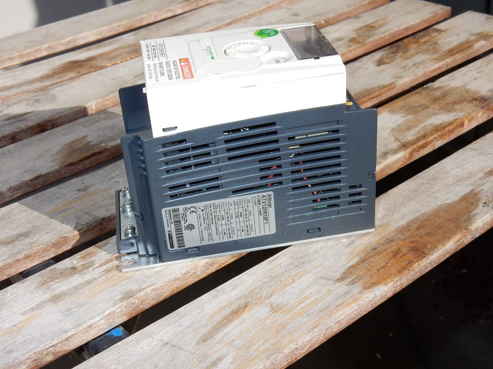 7x SCHNEIDER ELECTRIC ALTIVAR ATV12H018F1 VARIALE SPEED DRIVE. 5 New