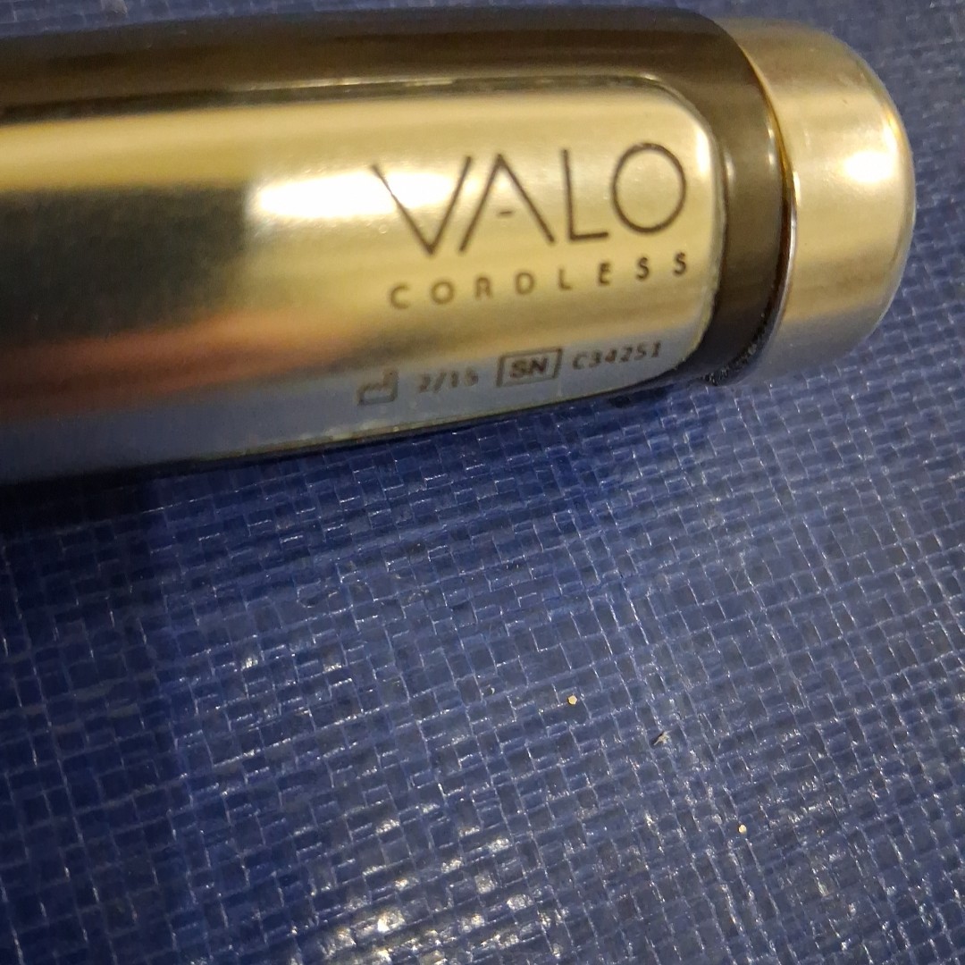 Ultradent VALO Cordless Dental LED Curing Light, Batteries, Charging Base Tested