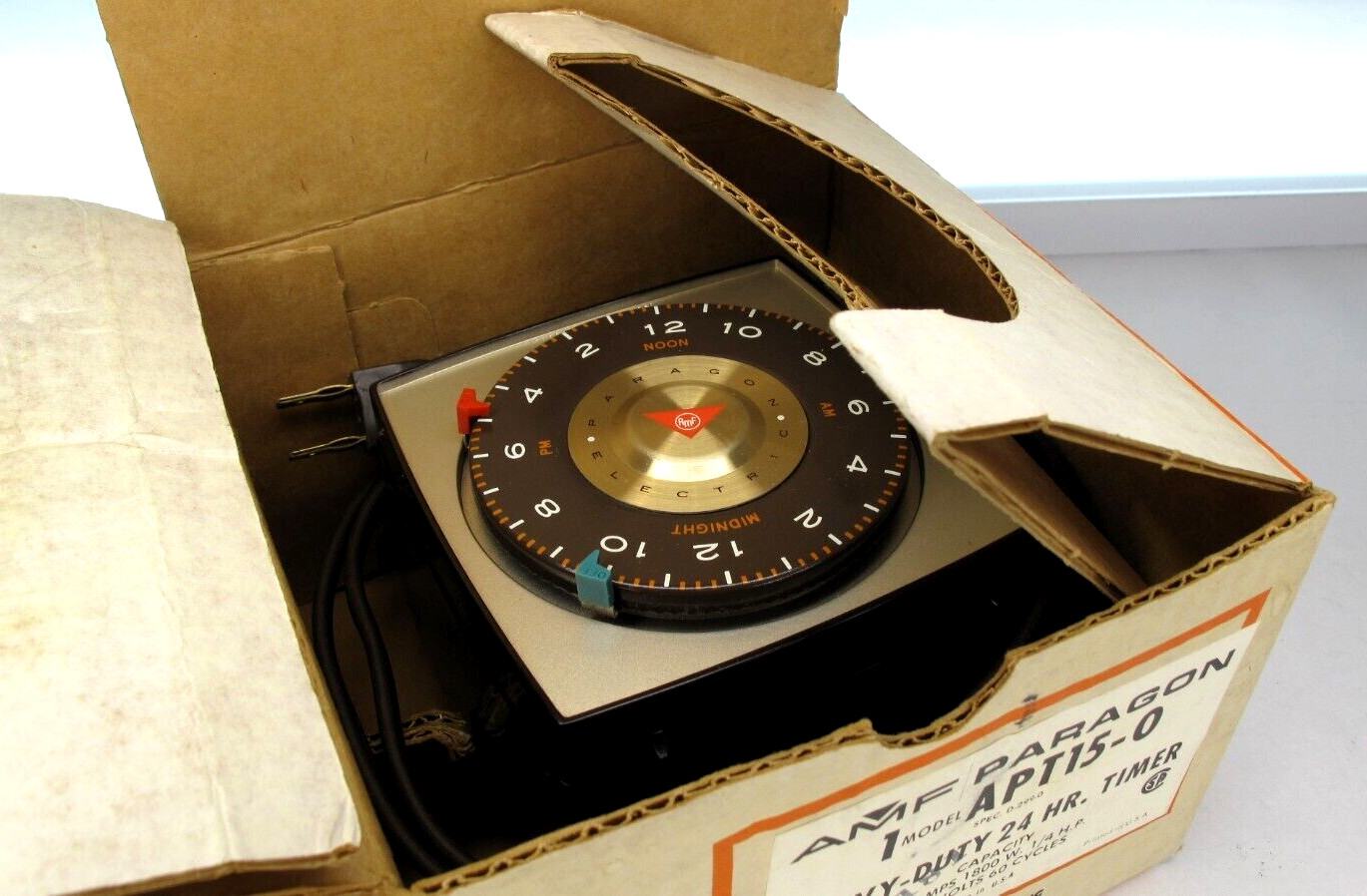 Vintage AMF Paragon APT15-0 Heavy Duty 24 Hour Timer 15 Amps 1800 Watts