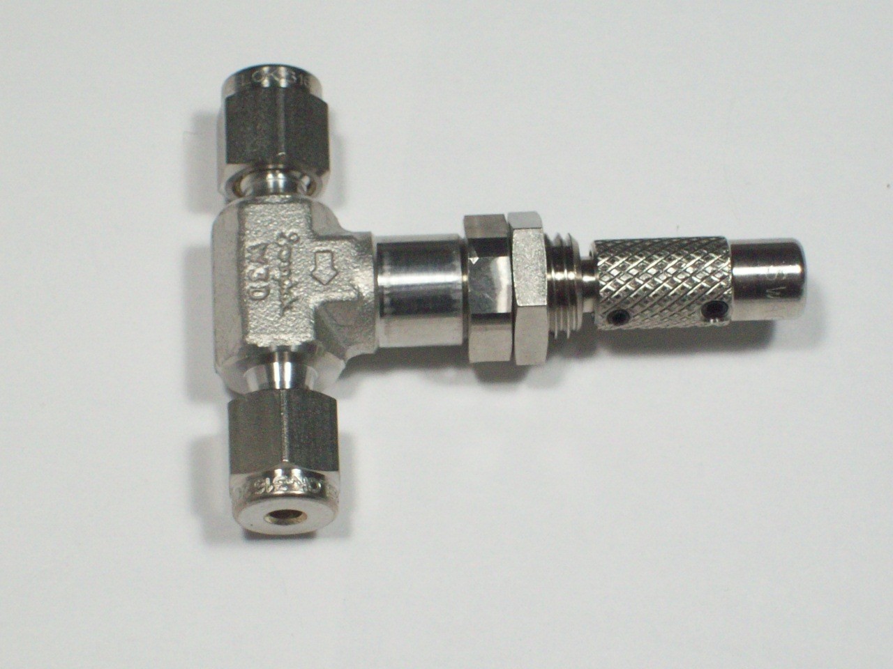 1- Swagelok Stainless Steel Low Flow Metering Valve, 1/8″ OD Tube, SS-SS2