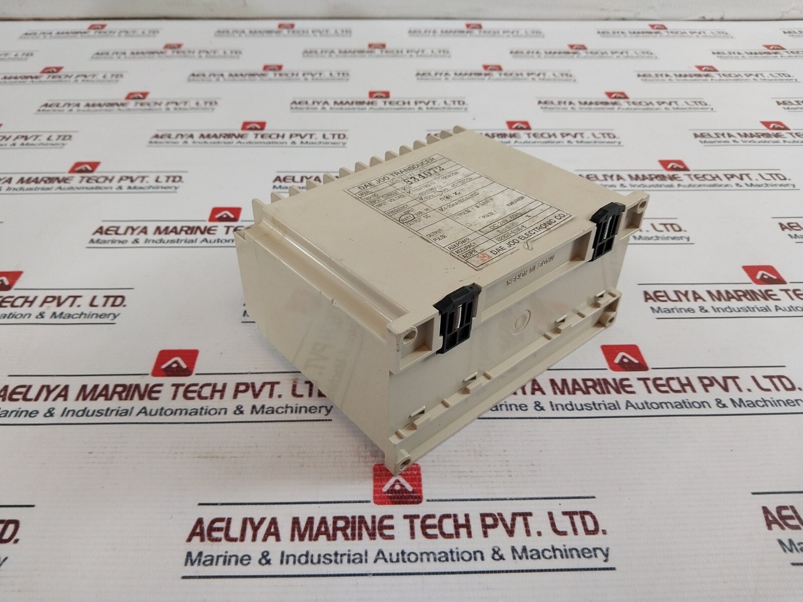 DAE JOO DT-33W-A1 TRANSDUCER 110V-220V 50-60HZ 4-20MA DC 24 V