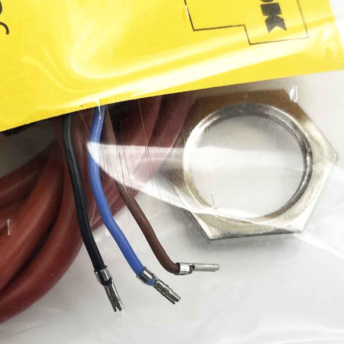 1Pcs New Inductive Proximity Sensor for Turck BI5-EM18-AP6/S907