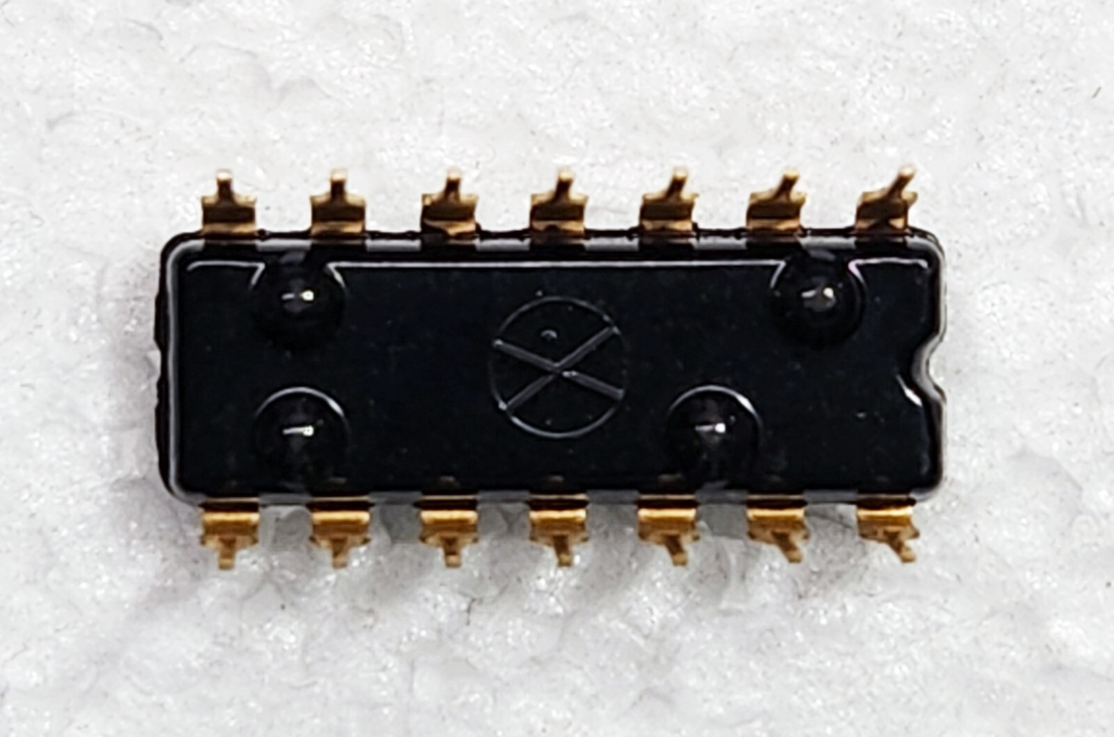 Motorola SC9963P (MSC9963P) IC-RTL NOR GATE MED PWR Gold Pins Vintage Early 1970