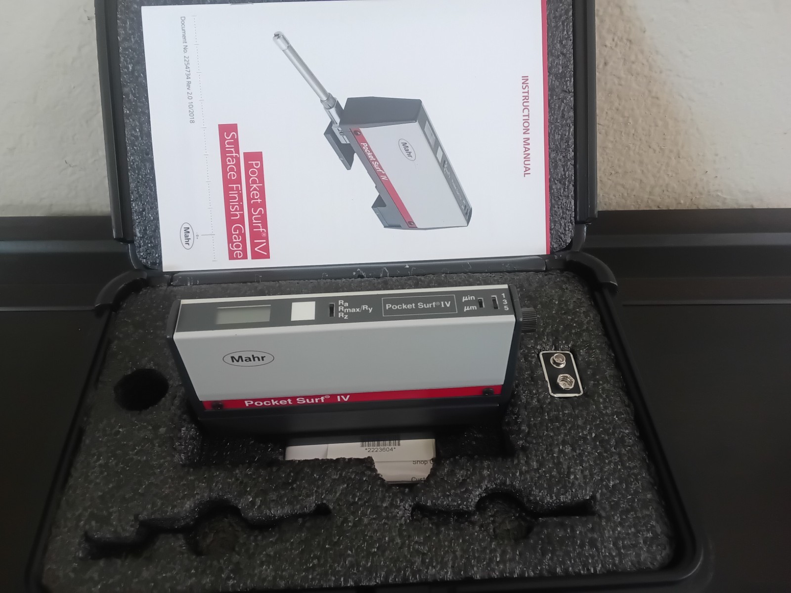 Mahr Pocket Surf IV Mobile Roughness Measuring Instrument with 10 µm Probe Tip