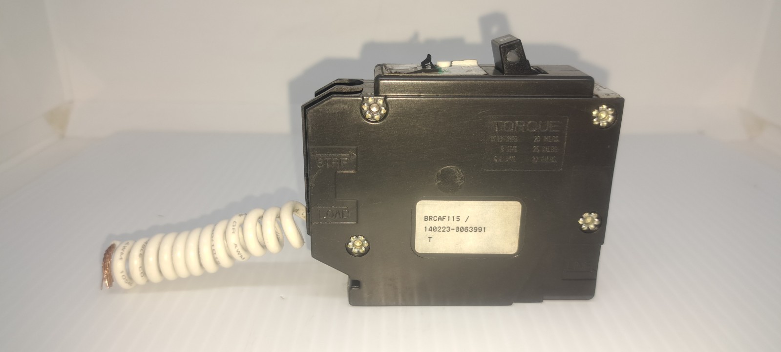 Eaton BRCAF115 15 Amp 1 Pole 120V Combination AFCI Circuit Breaker Flaw