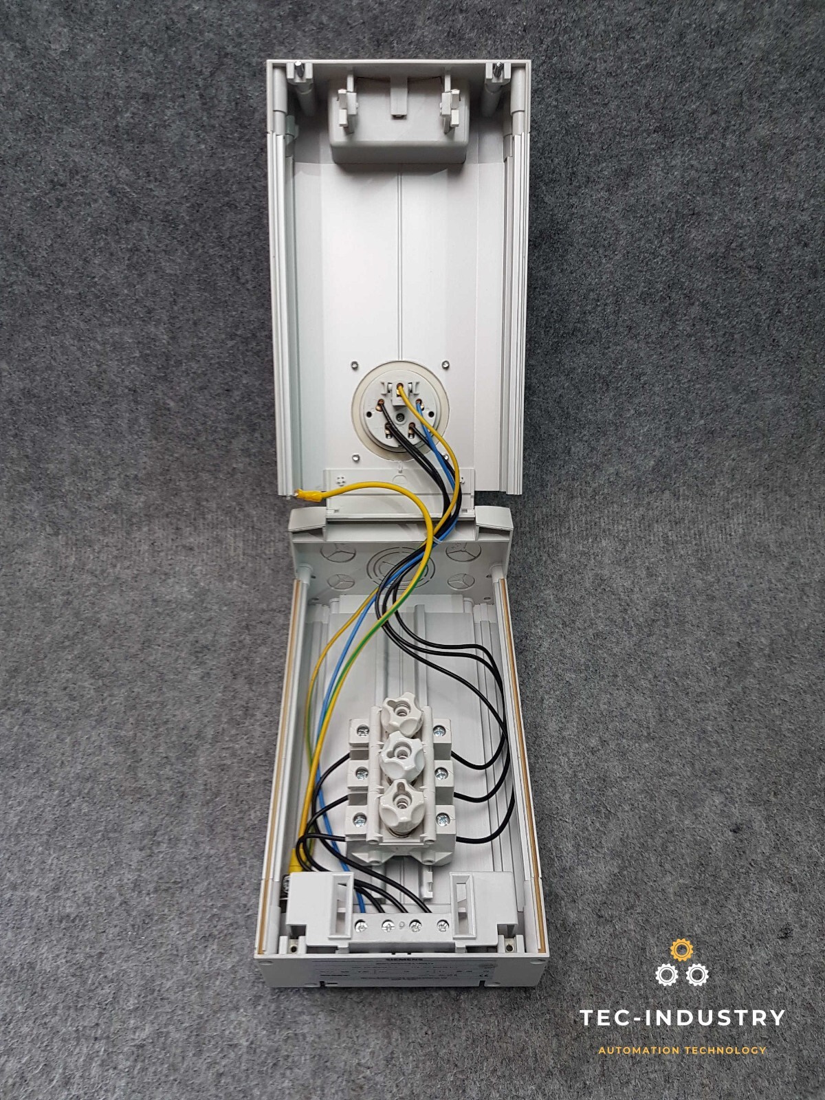 SIEMENS | BD01-AK2X/CEE165S14 | MENNEKES GGJ26 | OUTLET BOX