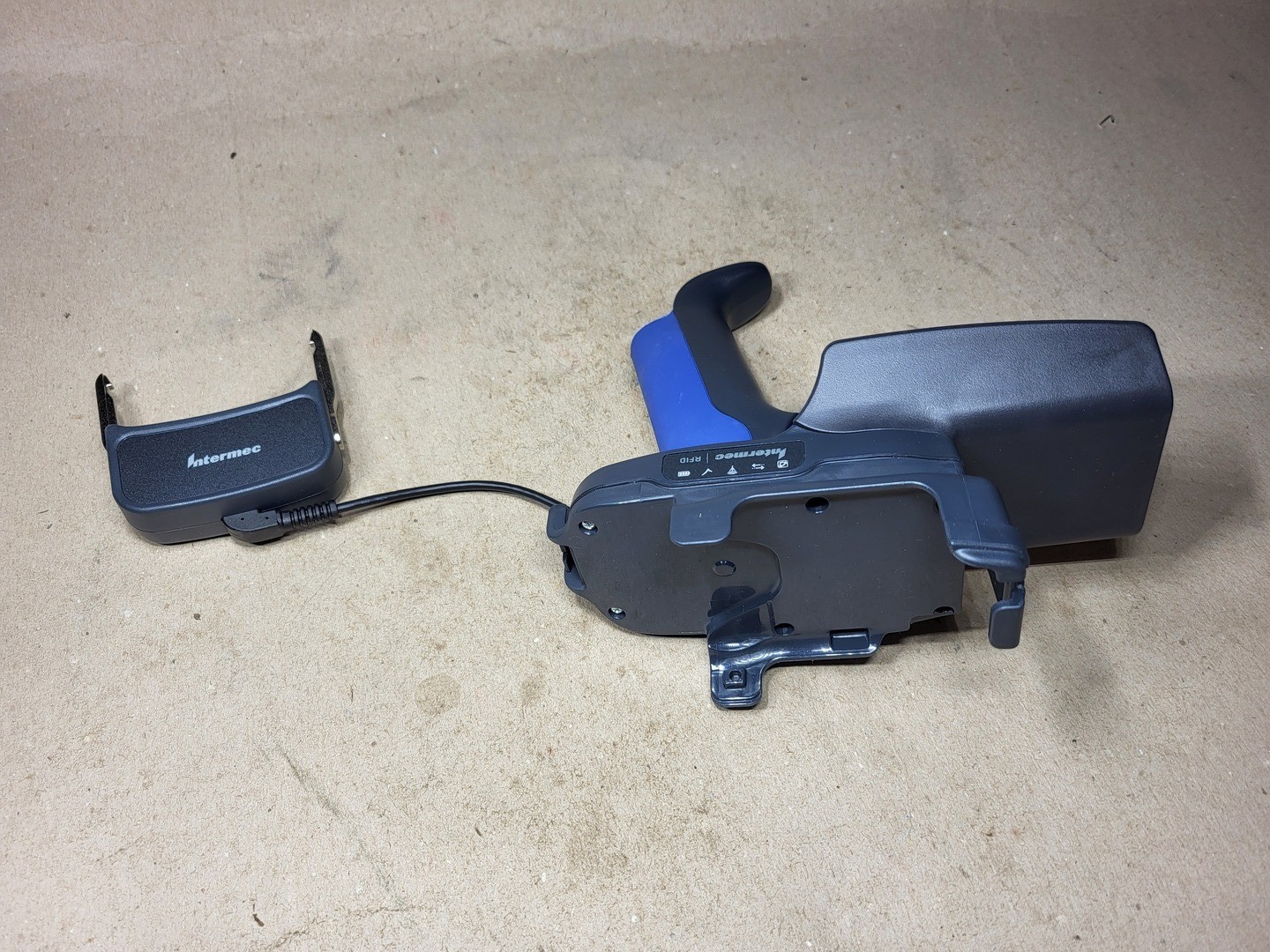 SURPLUS NEW 2012 Intermec IP30 Handheld RFID Reader for CN3 – Consumer Items