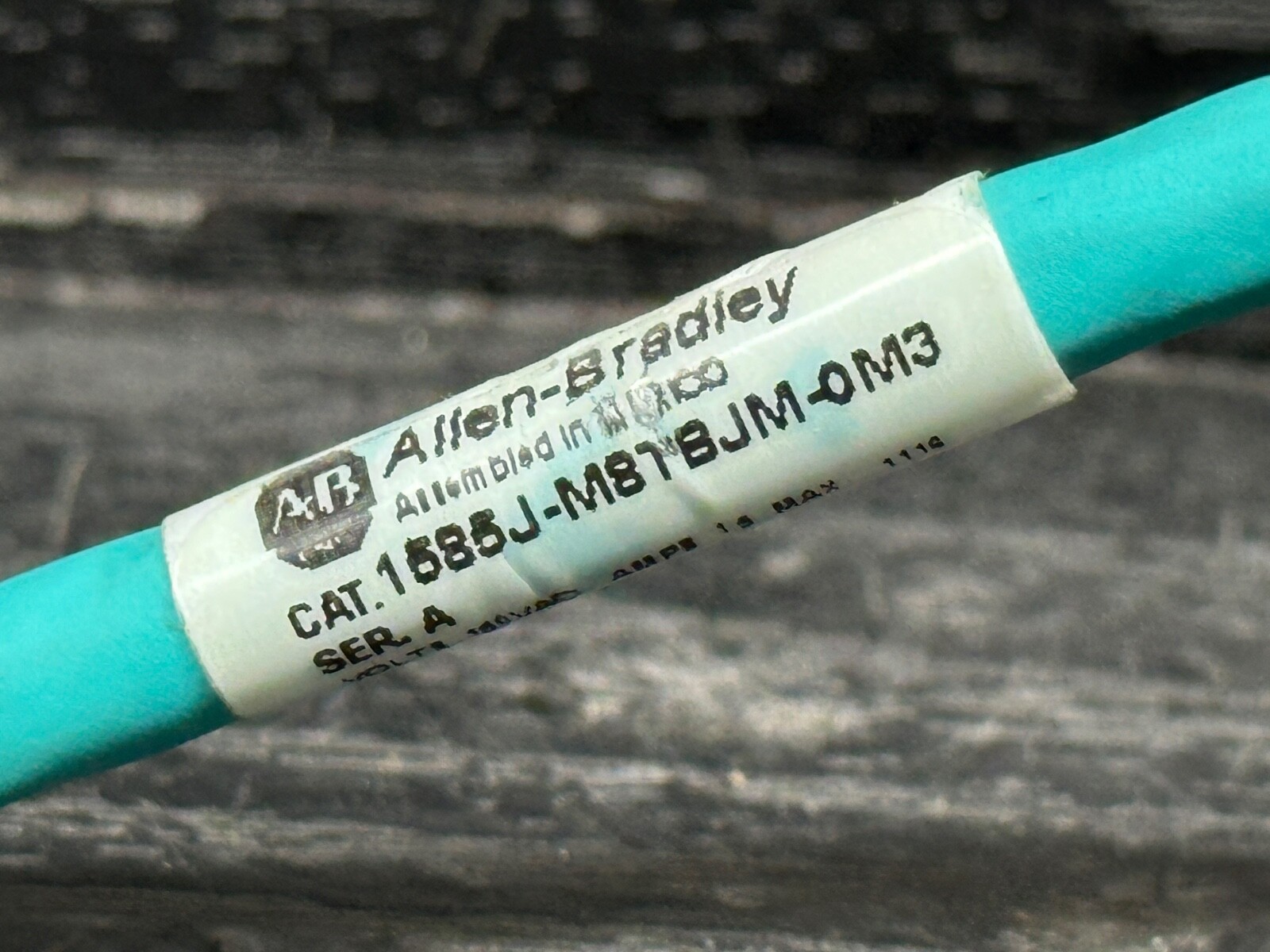 Allen Bradley 1585J-M8TBJM-0M3 EtherNet Patchcord RJ45 Male to Male Teal 8 Con