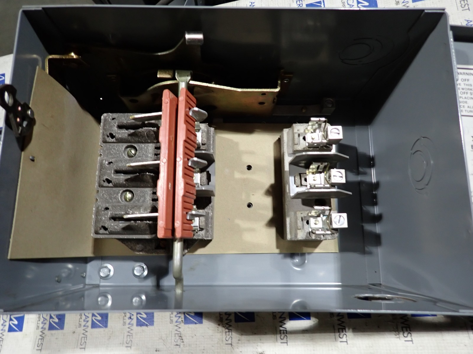 Square D PQ3603G 30 amp 600v 3p 3w Fused Busway Switch Bus Plug BP604