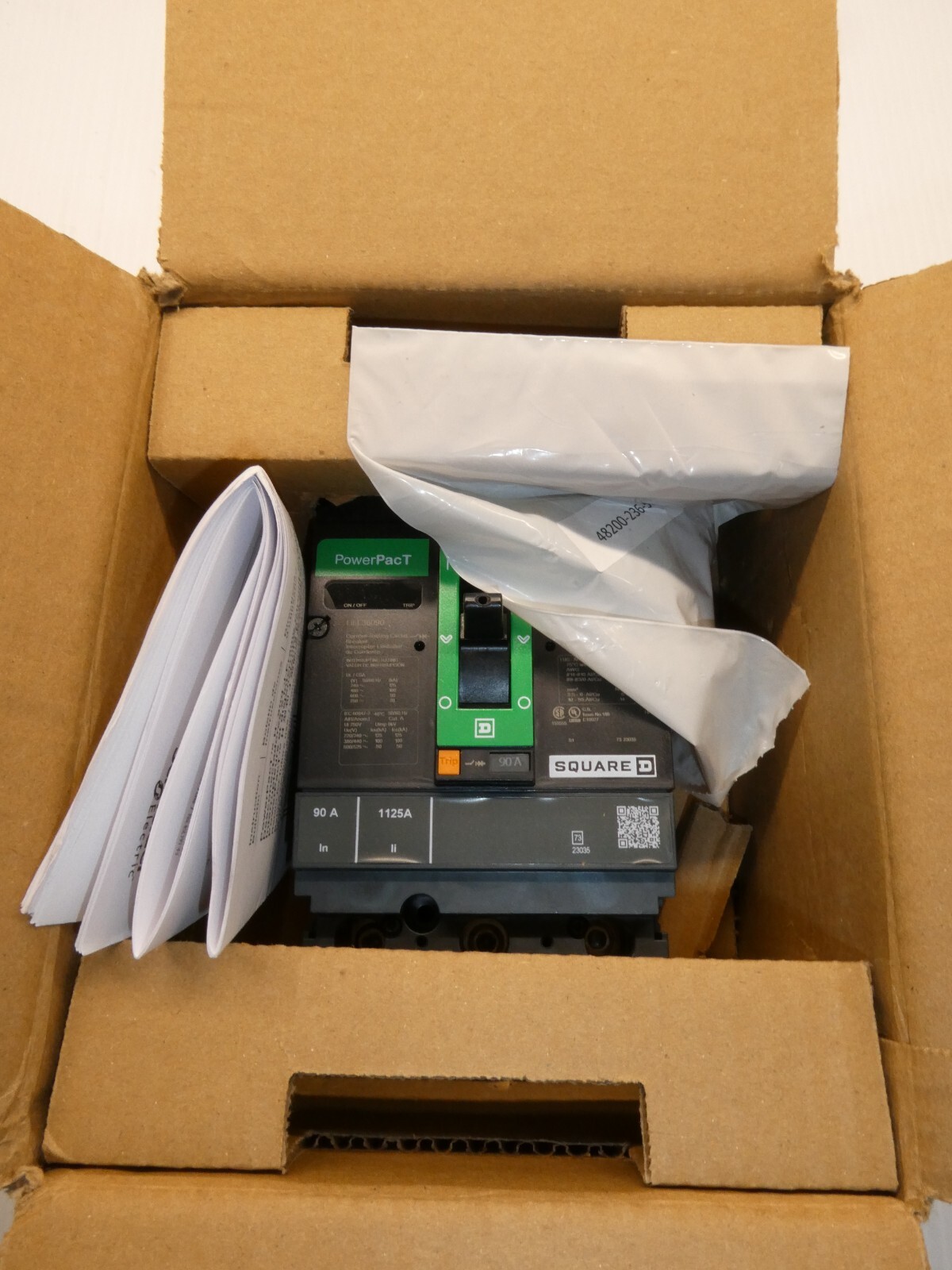 Schneider HLL36090 PowerPacT H 90A, 3 pole, 600VAC, 50kA, lugs, thermal magnetic