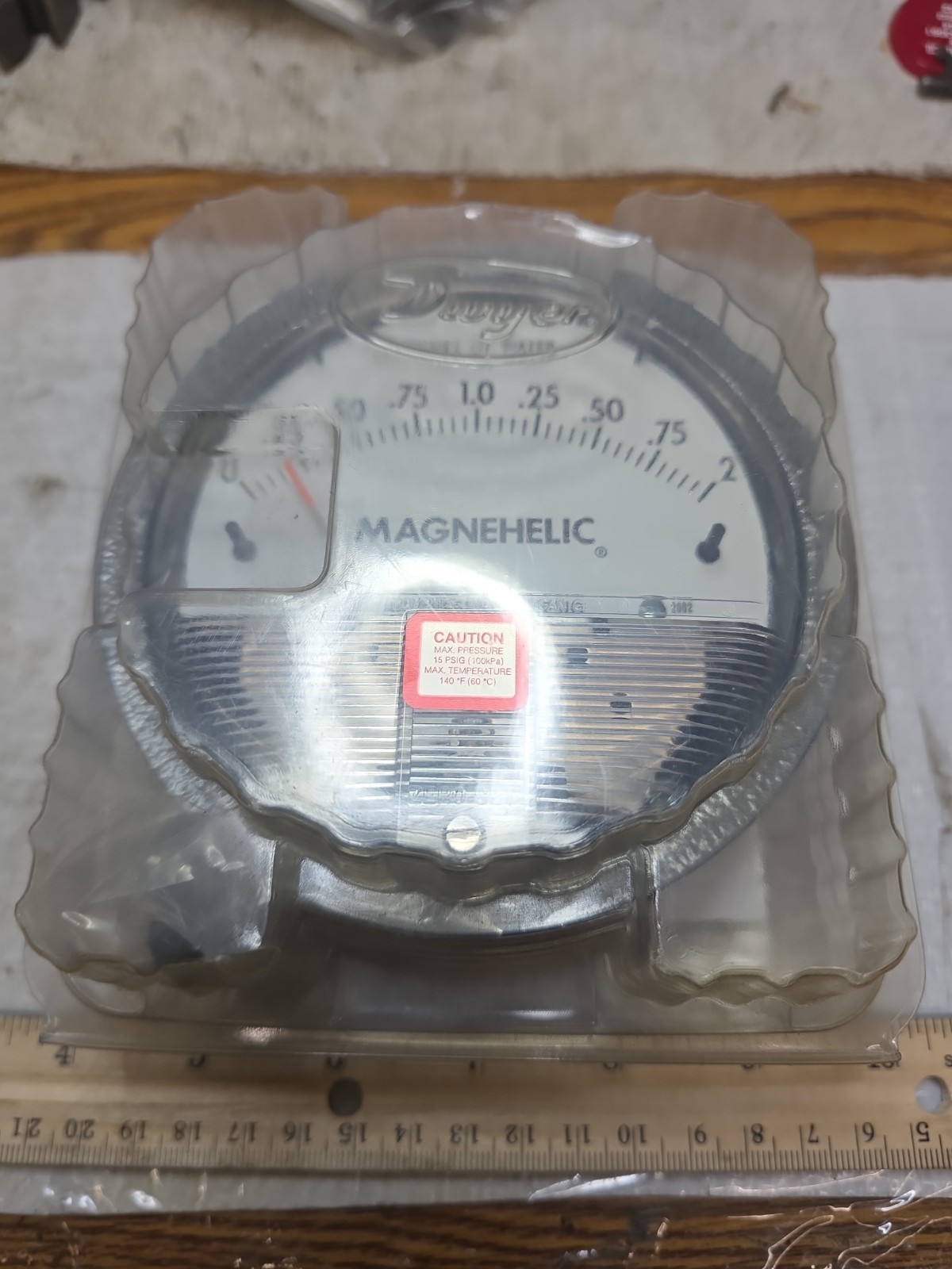 Dwyer Magnehelic 2002 Differential Pressure Gauge 0-2” WC Made in USA