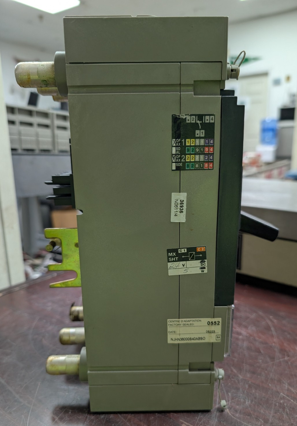 🤪 MERLIN GERIN 400 AMP CIRCUIT BREAKER 600 VAC 3 POLE NSJ400 A