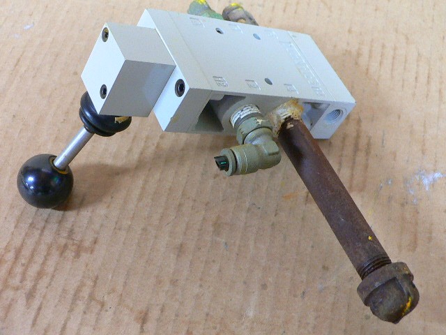 Numatics L22ld452o000000 Pneumatic 4-Way Hand Lever Valve