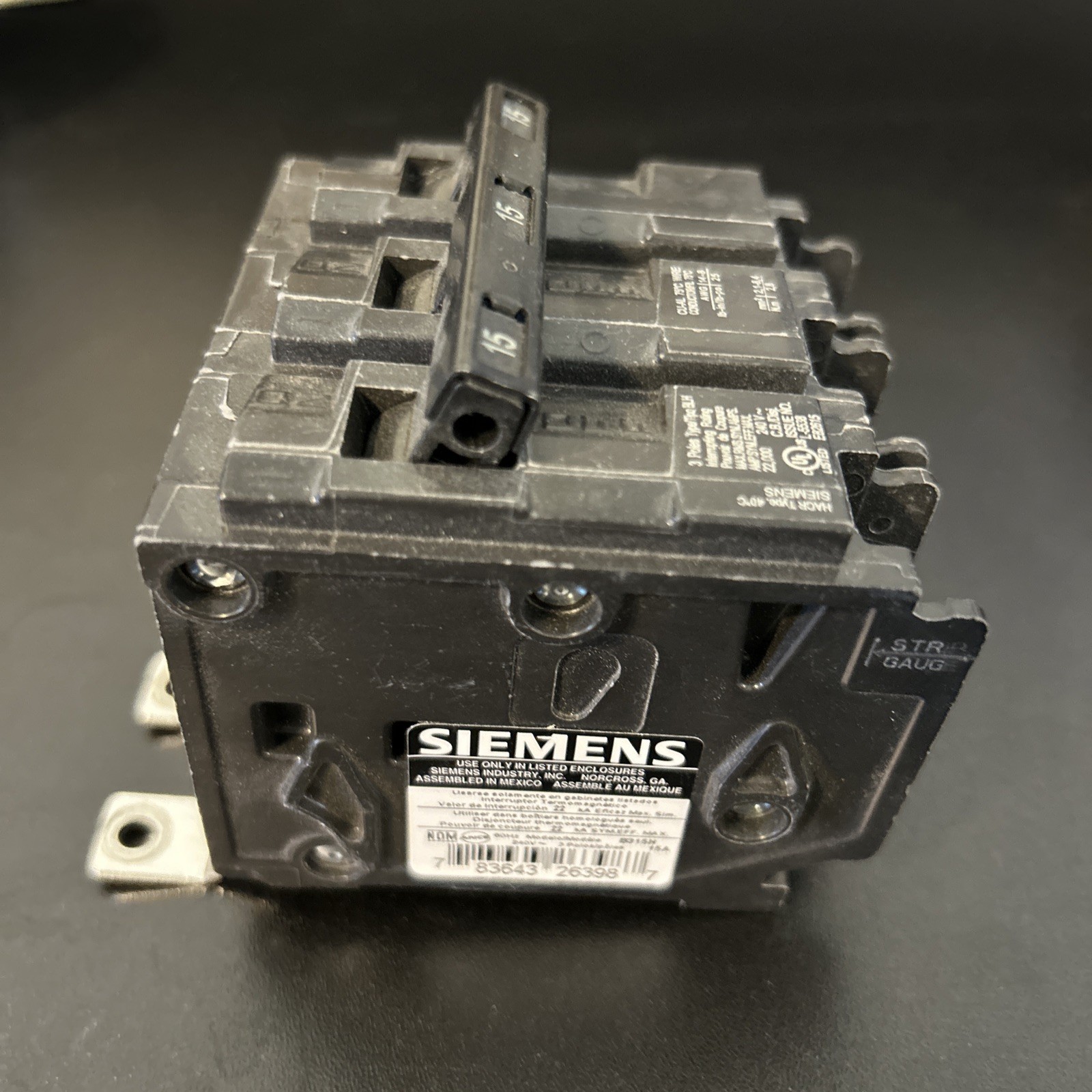 SIEMENS 3 Pole 15A / 22kA / Bolt On / HACR TYPE / / B315H/ Circuit Breaker