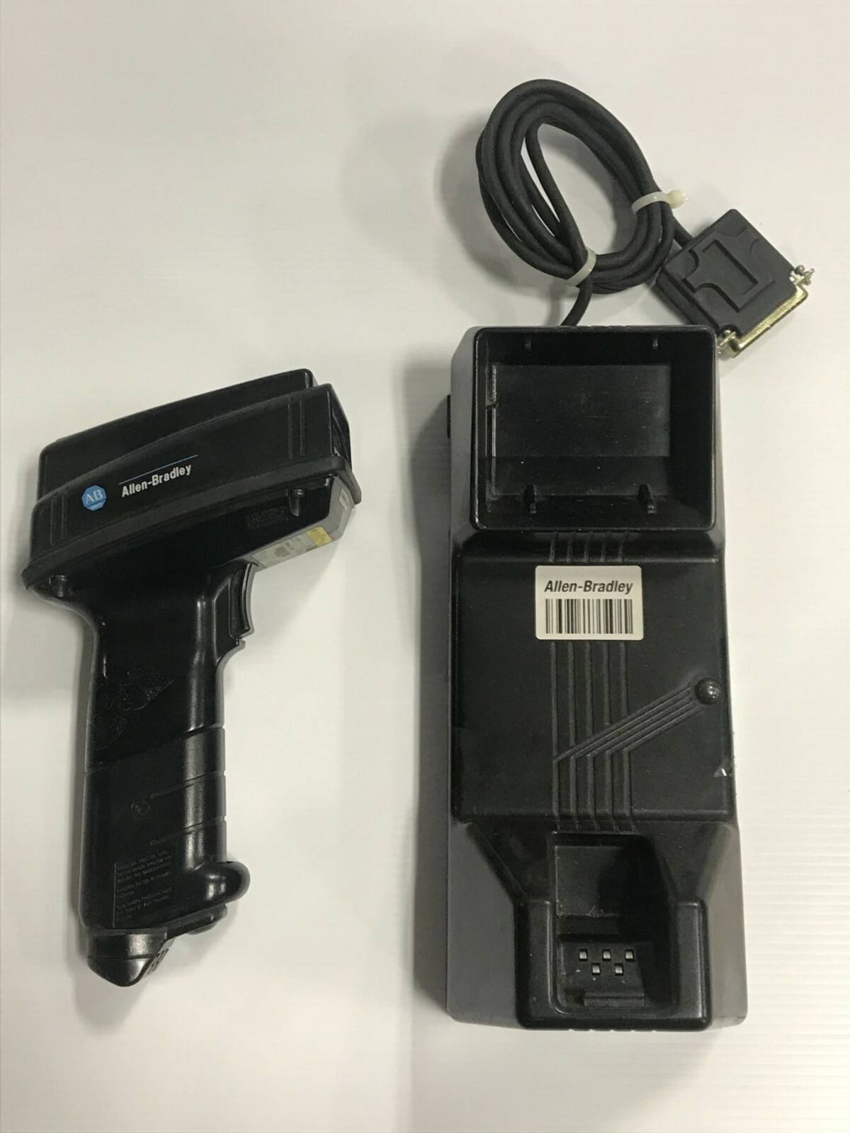 ALLEN BRADLEY 4.5-14.5V 145MA LASER SCANNER, #2755-HCG-4 w/Base #2755-HGC-B