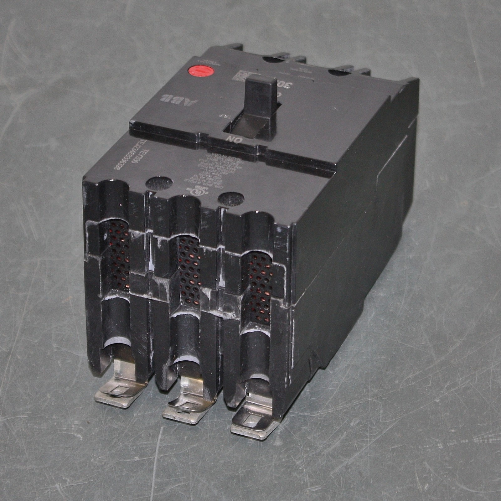 ABB 30A Circuit Breaker 3HXF2, 3 Pole, 3PH, 277/480V AC, 250V DC, Molded Case