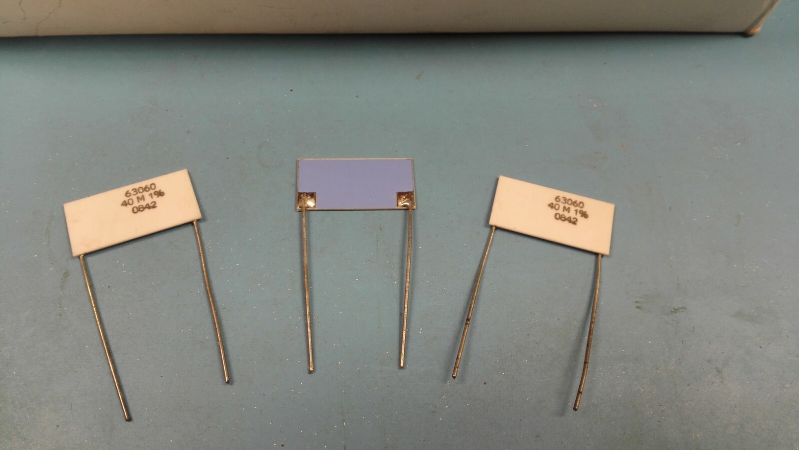(3 PCS) OHMITE SM204044005F1 – 40 MOhms ±1% Resistor Radial High voltage NEW
