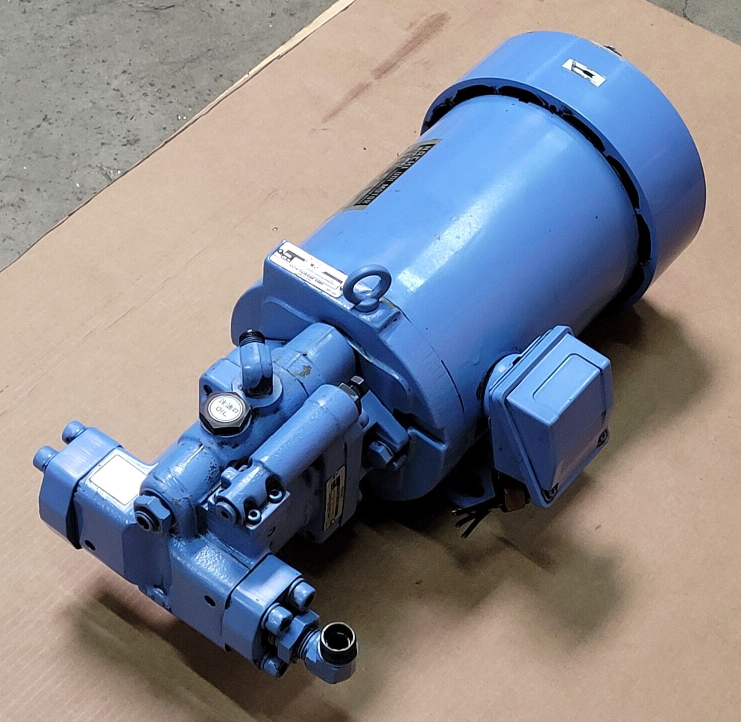 NACHI UNI MOTOR TYPE (M) LTIS90-NR TYPE (N) VSBA-0A4B22 3 PHASE INDUCTION MOTOR