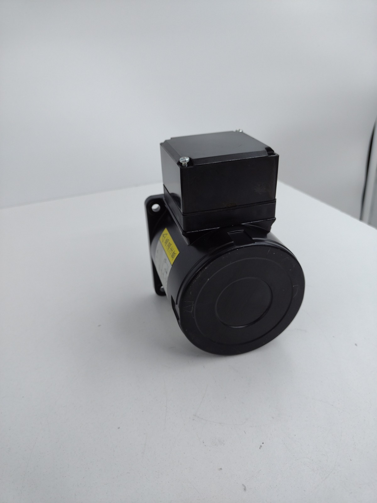 *** STC Sertec TIM-H8A25SPQ302 Induction Motor 25W 100V 1200/1450RPM w two screw