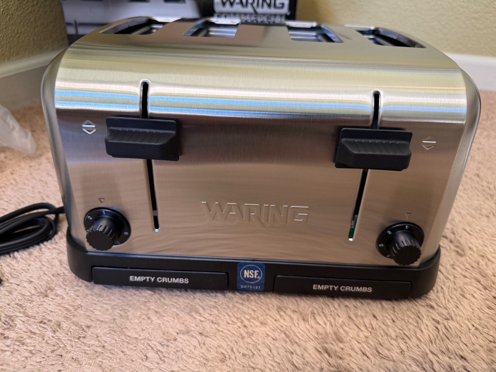 Waring Commercial Medium-Duty 4 Slice Toaster New Open Box CBB4TPC Series MCT708