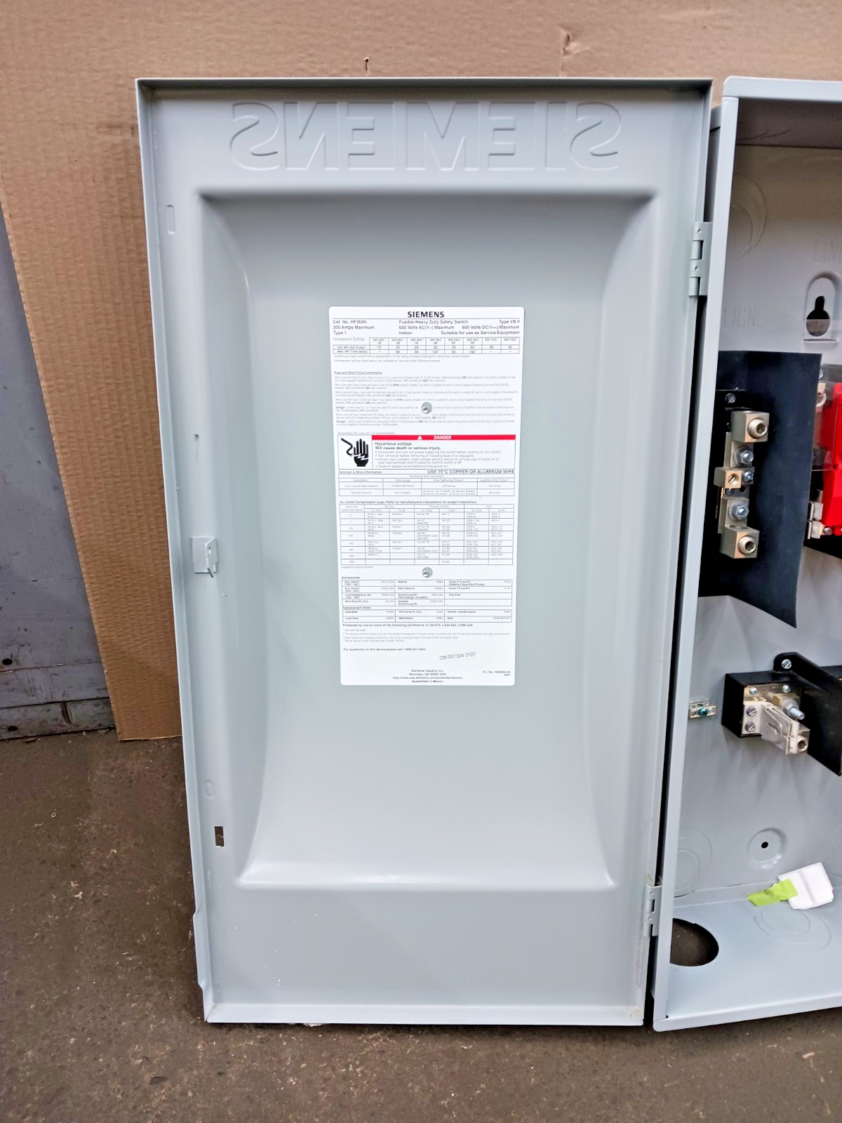Siemens 200 Amp Fusible Heavy Duty Safety Switch 3 Pole 600V AC/DC HF364N