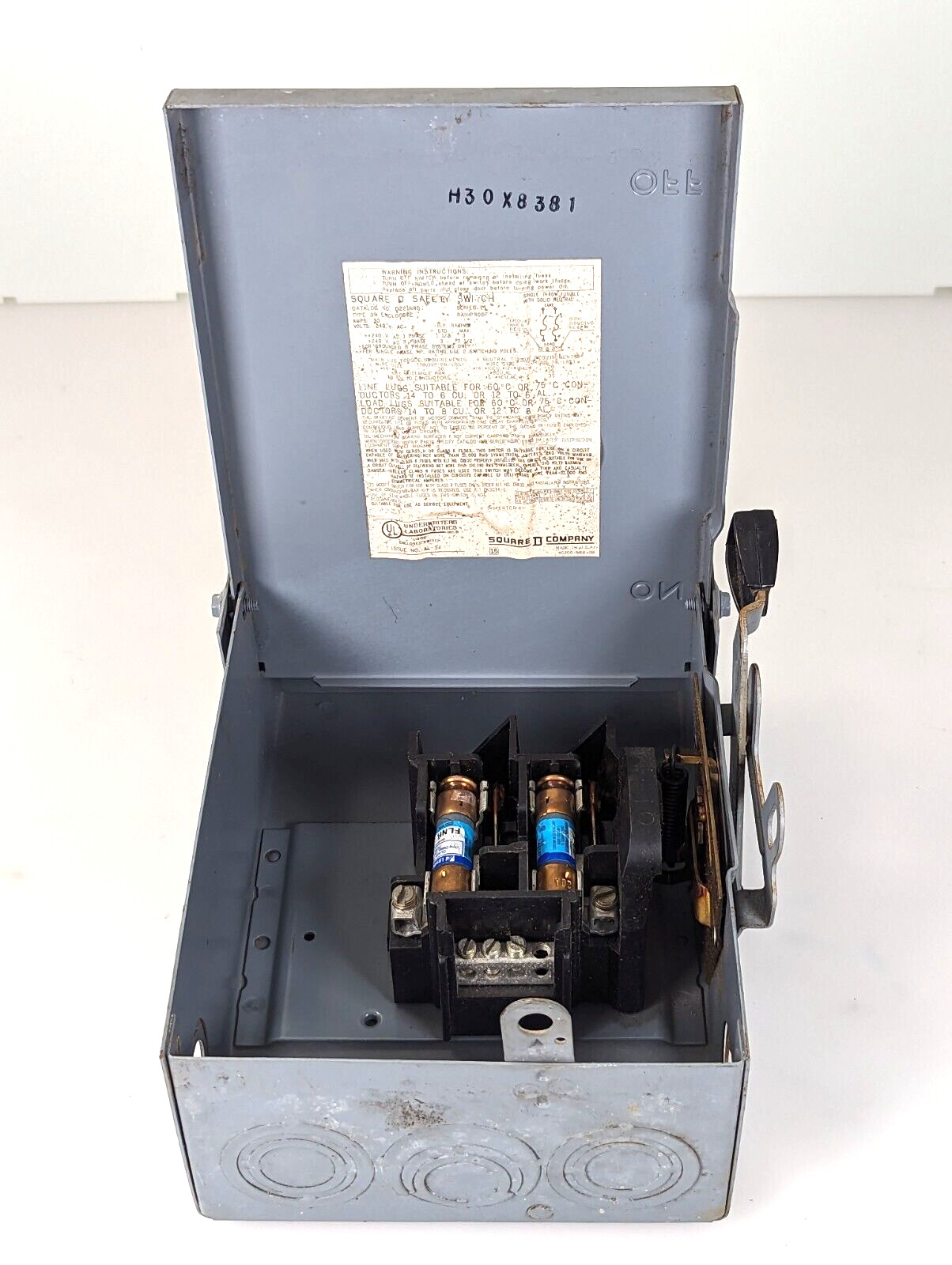 Square D D221NRB, Ser. E, 30A, 240V, 1PH 3W, NEMA 3R, Fusible Disconnect