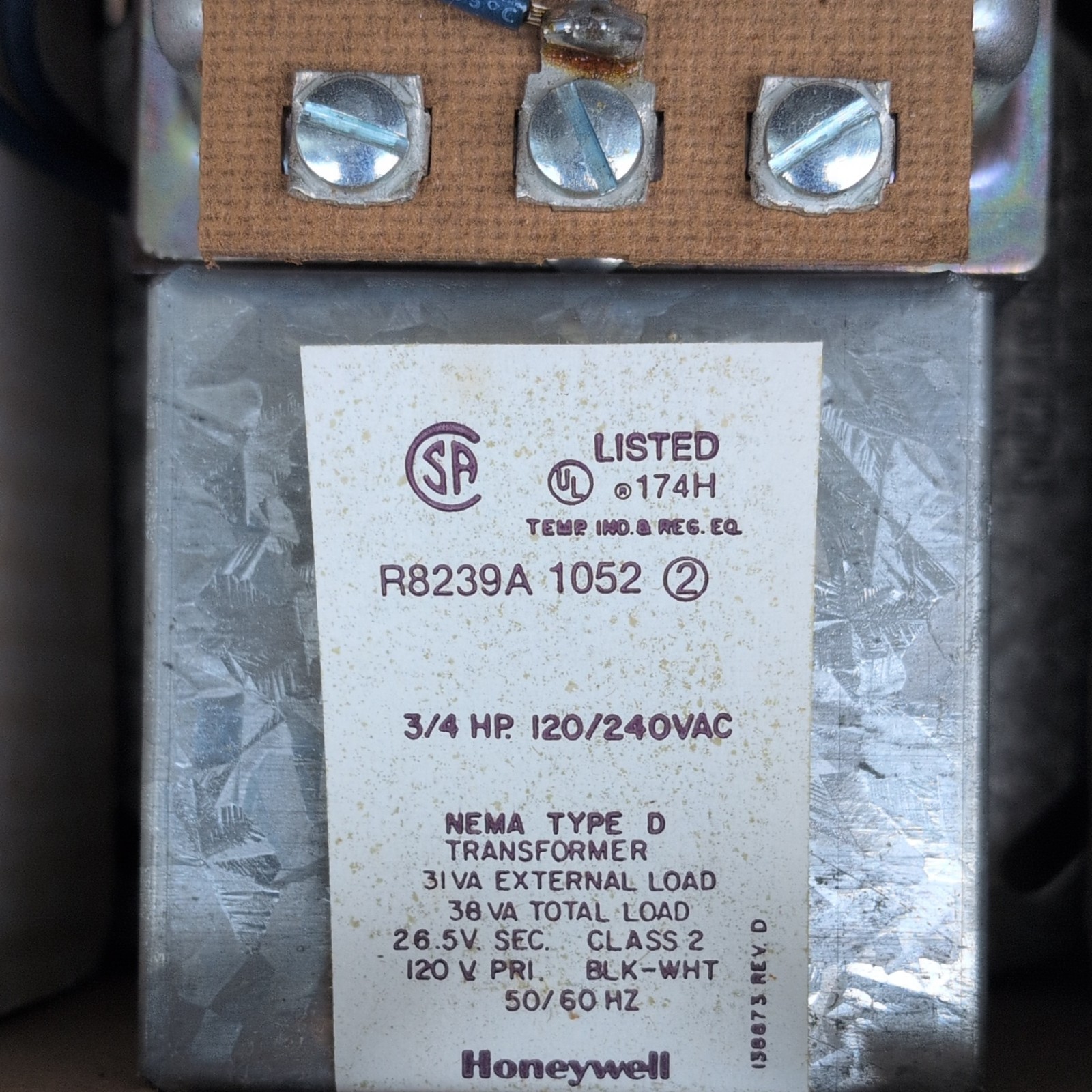 Honeywell R8239A 1052 Fan Center Transformer Relay 120/240VAC 24V Circuit