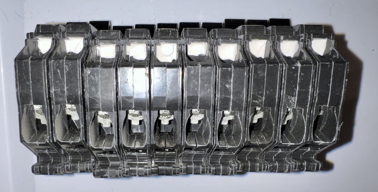 Lot of 10 – GE THQP115 Thin Series Circuit Breaker Single Pole 15-Amp Q-Line