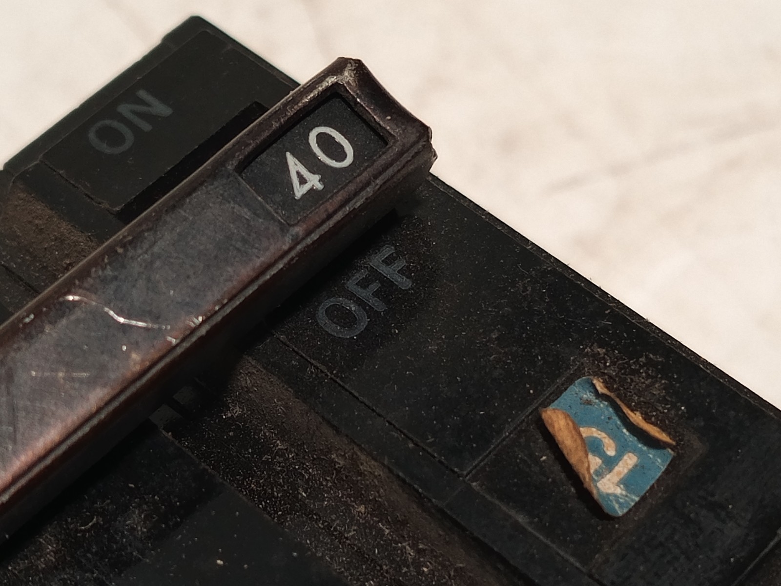GE THQL32040 THQL-AC circuit breaker 40A 240VAC 3 pole common trip
