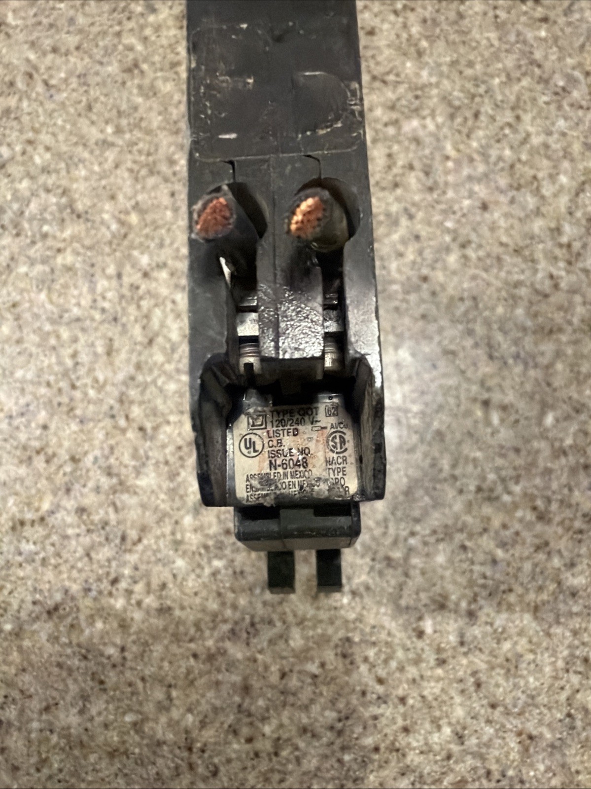 Square D QOT2020 2 Pole 20 Amp Tandem QOT Circuit Breaker 20a Twin Plug In