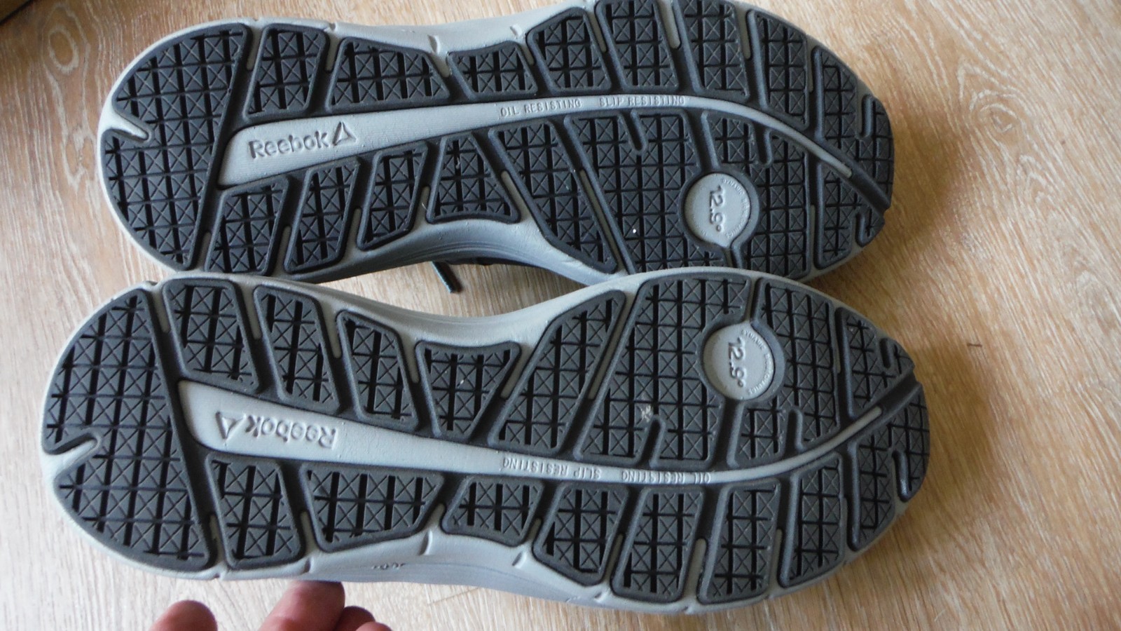 REEBOK Women’s 8W Guide Work RB354 Steel Toe Anti-Slip Sneakers/Shoes *Display