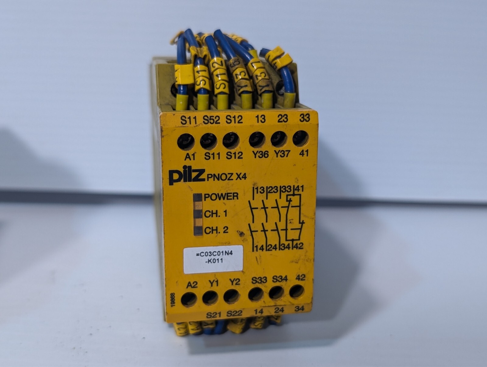 pilz PNOZ X4 safety relay, 24VDC, 3S 10, 2W, 774730 105382 as pictured