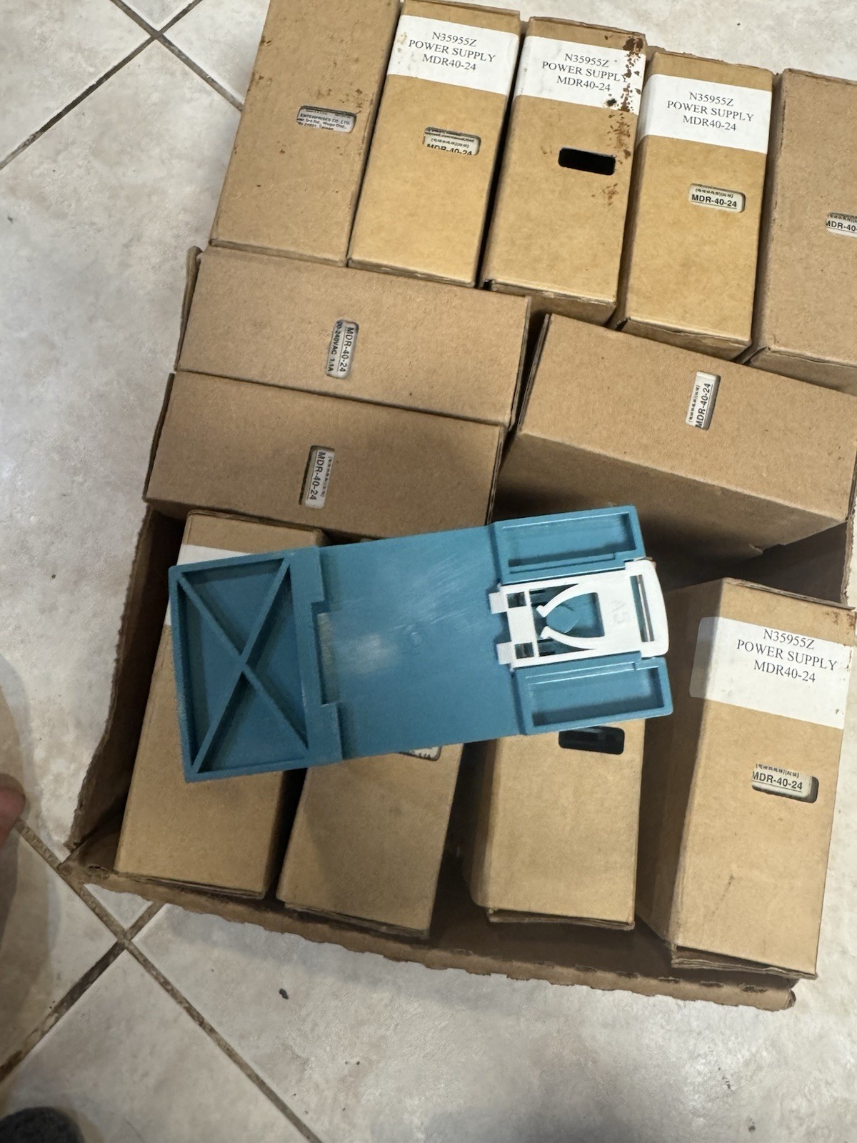 NEW IN BOX Mean Well MDR-40-24Industrial Power Supply 40W 24V/1.7a 100-240v 1.1